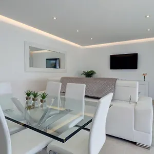  Apartment New Modern 3 Bed Puerto Banus